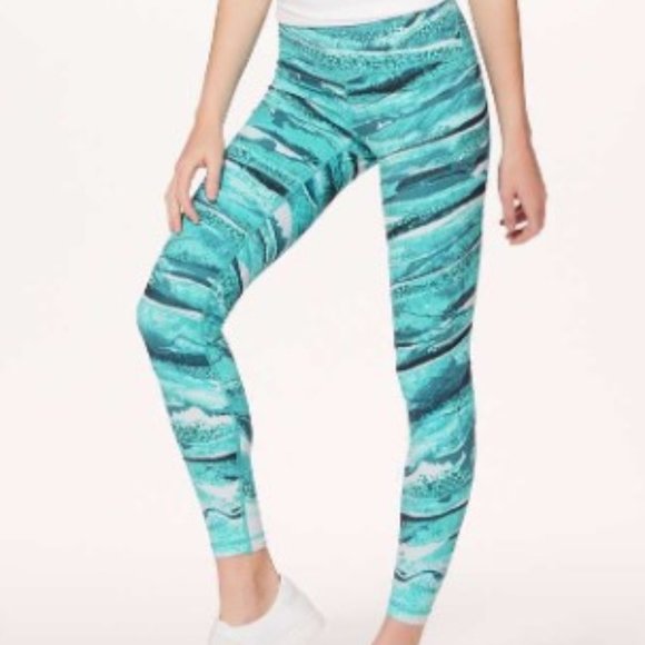 LIKE NEW! Lululemon Wunder Under Hi-Rise Tight - Picture 2 of 12